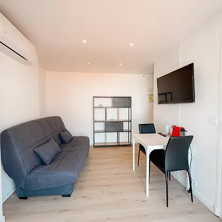 Apartment 285g 5mn Palais